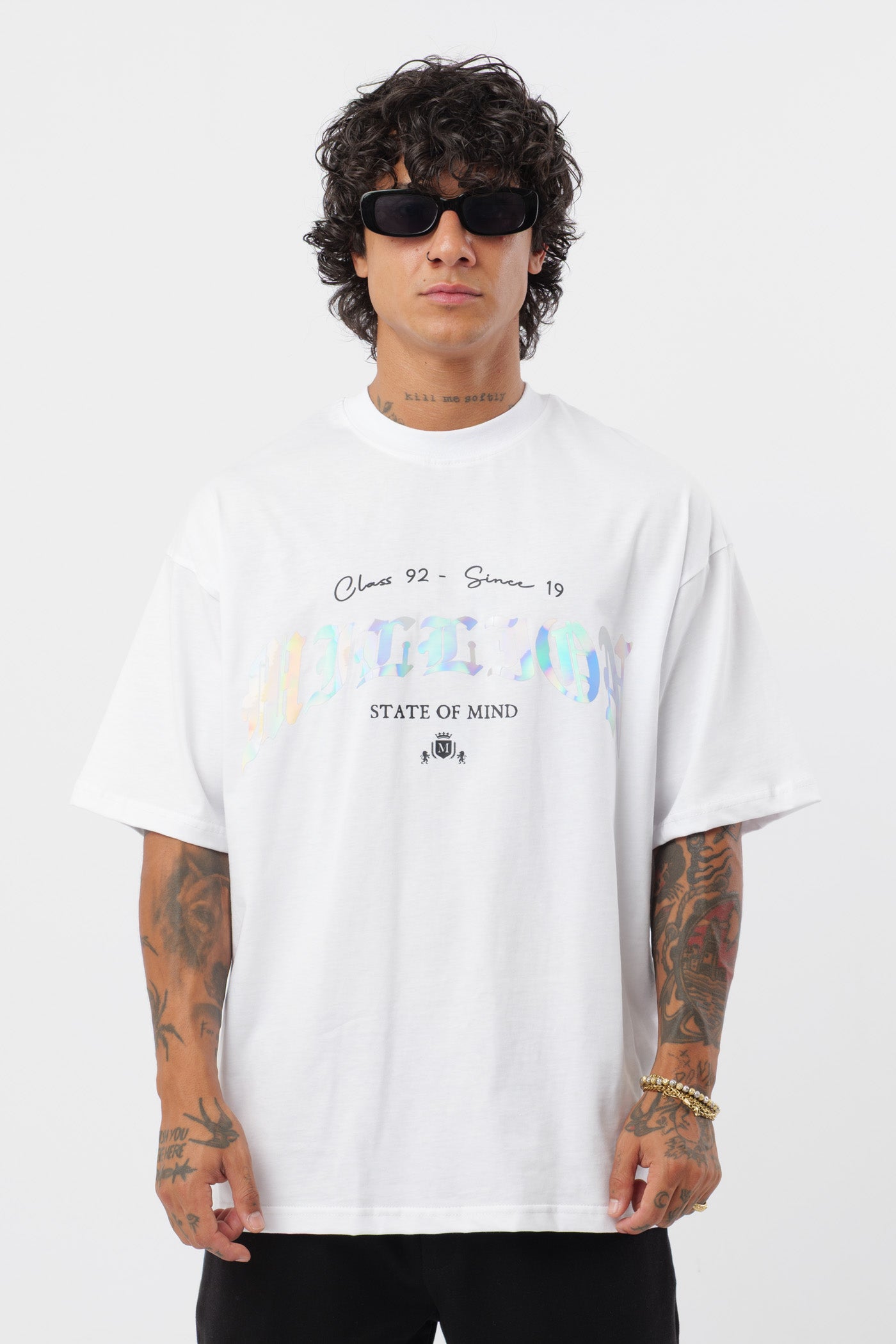 Weißes T-Shirt mit schwarzem Logo