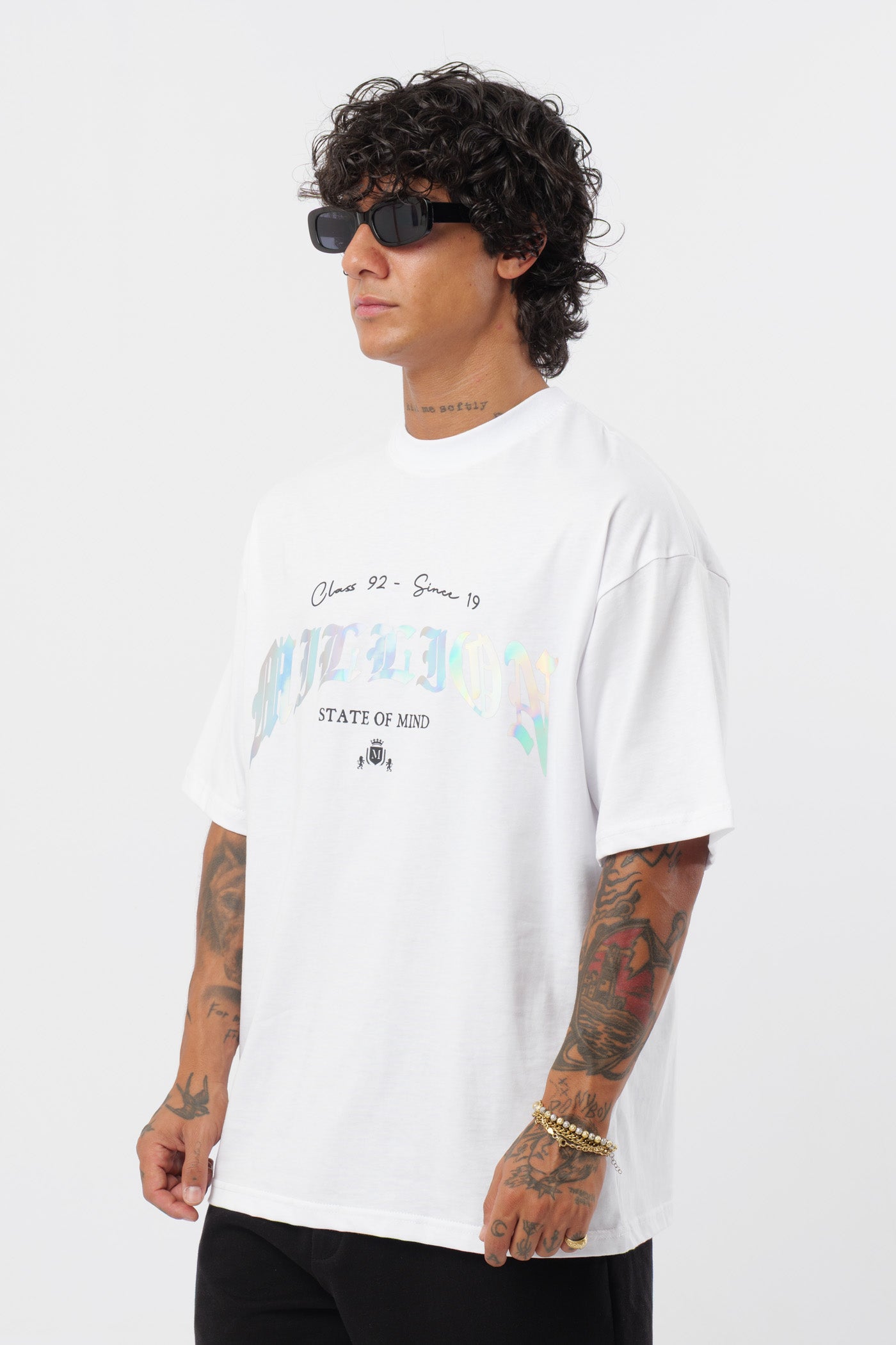 Weißes T-Shirt mit schwarzem Logo