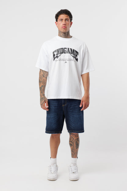 Schwarzes T-Shirt mit schwarzem Logo