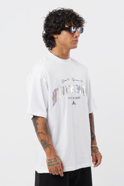Weißes T-Shirt mit schwarzem Logo