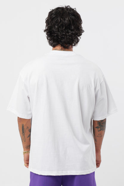 Weißes T-Shirt mit schwarzem Logo