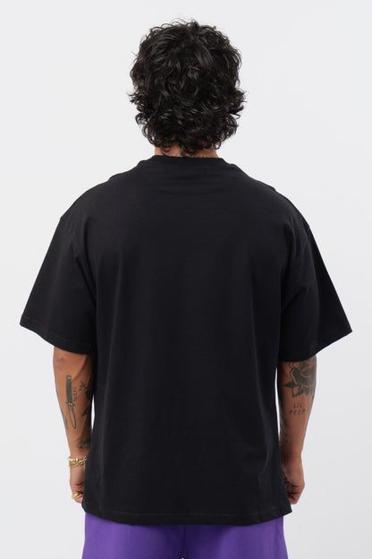 Weißes T-Shirt mit schwarzem Logo