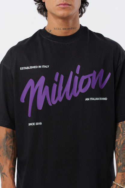 Weißes T-Shirt mit schwarzem Logo