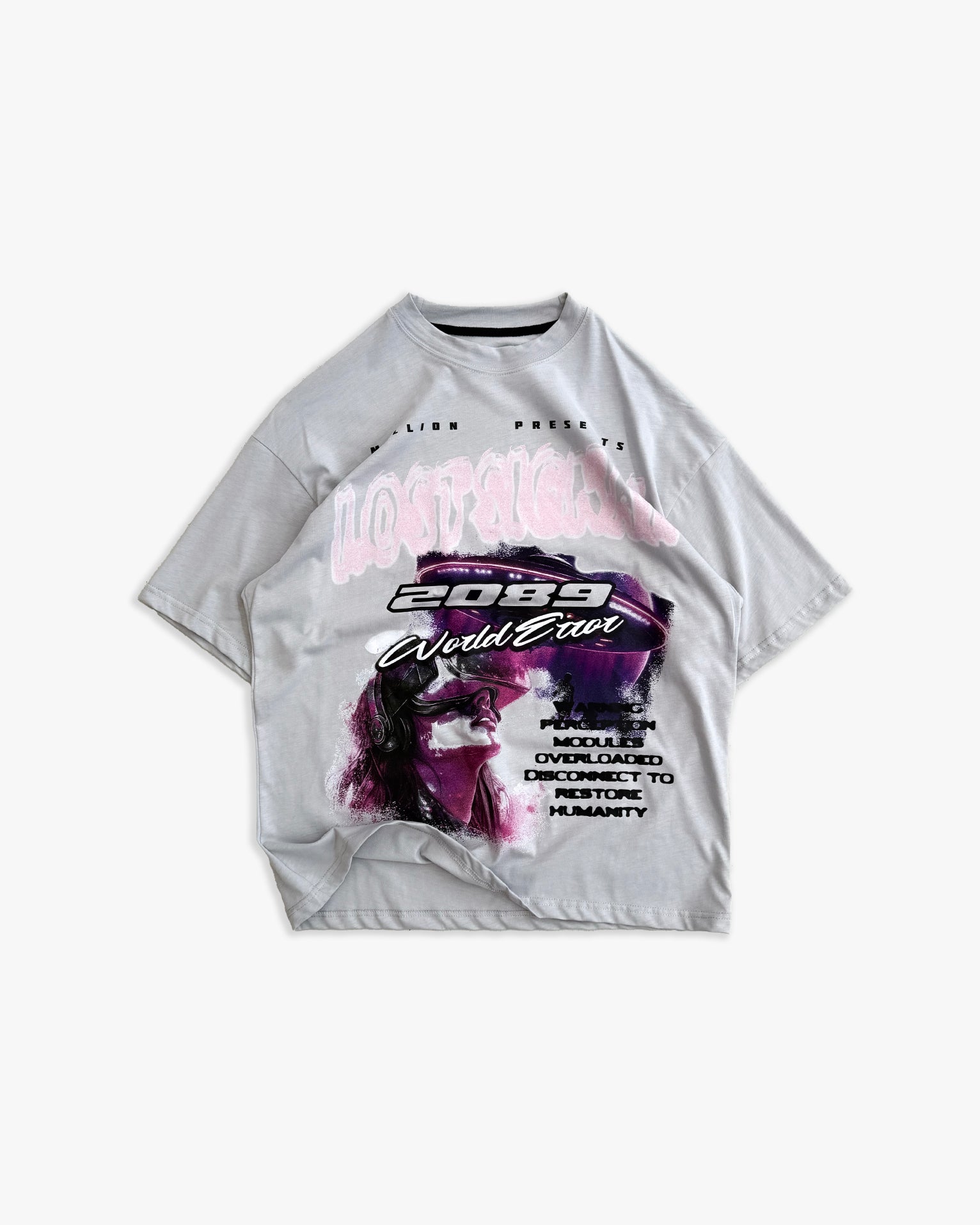 Weißes T-Shirt mit schwarzem Logo
